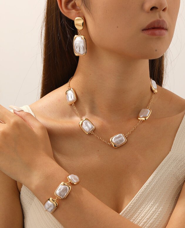 Timeless Pearl Set